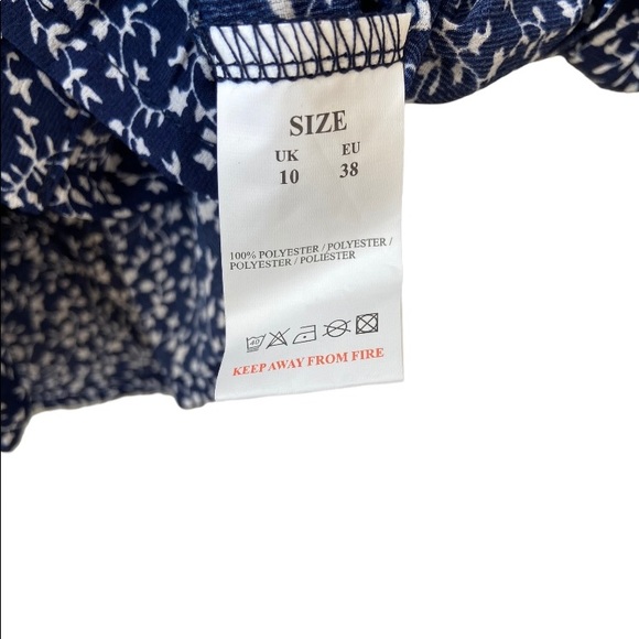 PUFF SLEEVE RUFFLED SWEETHEART NECKLINE BLOUSE - Picture 8 of 8